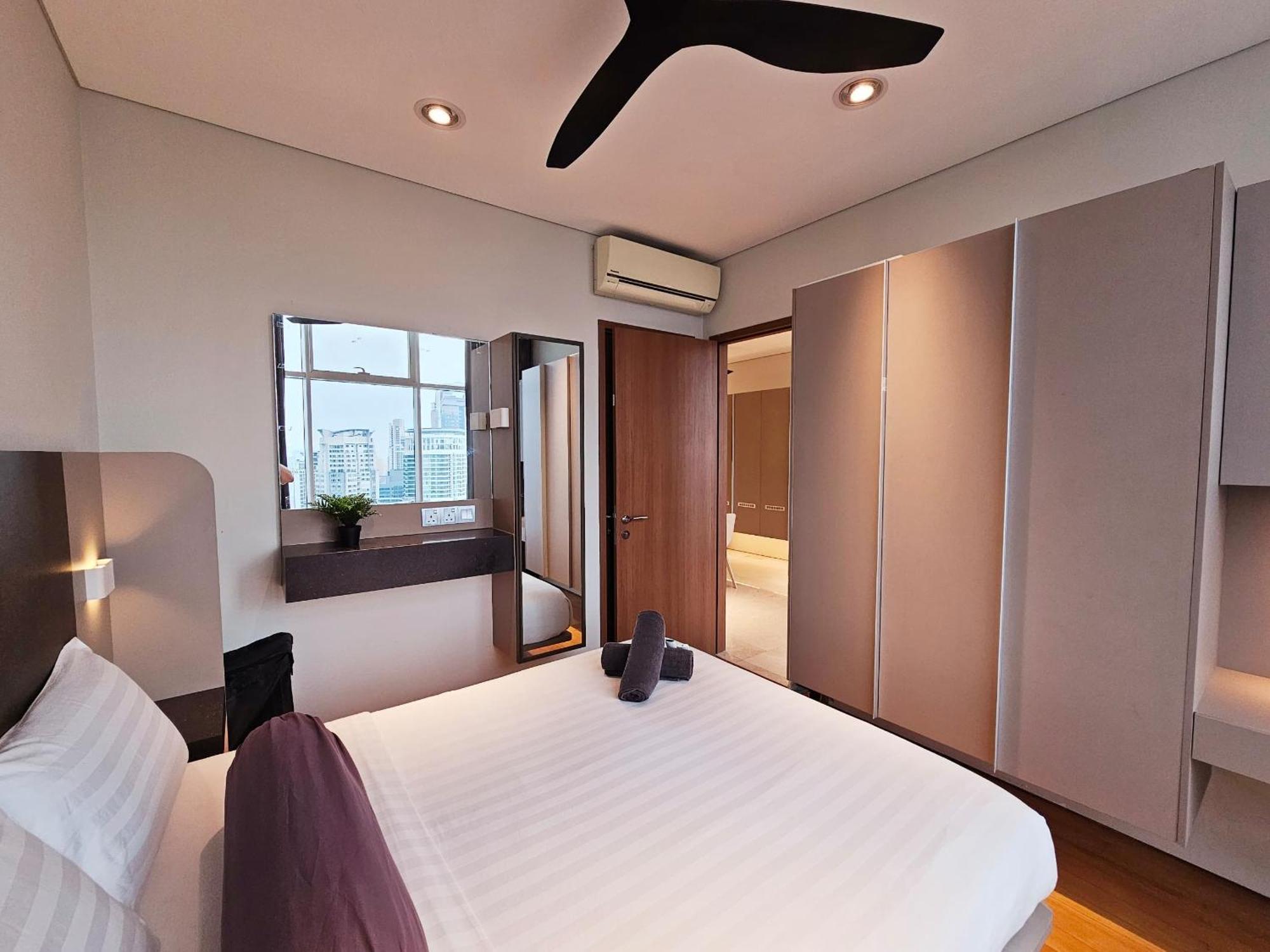 Sky Suites Klcc By Ali Куала-Лумпур Экстерьер фото